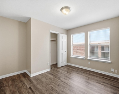 3116 S Cherry Lane - Photo Thumbnail 17