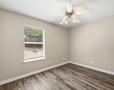 3116 S Cherry Lane - Photo Thumbnail 10