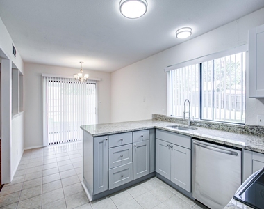 1701 Edge Hill Road - Photo Thumbnail 4
