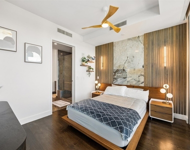 7901 Windrose Avenue - Photo Thumbnail 15