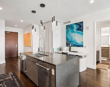 7901 Windrose Avenue - Photo Thumbnail 10