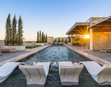 7901 Windrose Avenue - Photo Thumbnail 31