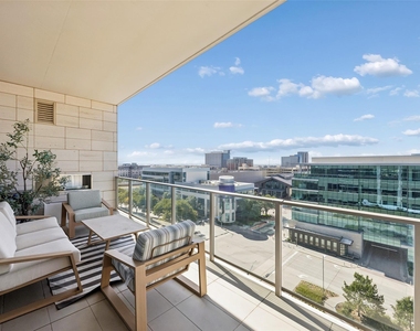 7901 Windrose Avenue - Photo Thumbnail 28