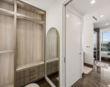 7901 Windrose Avenue - Photo Thumbnail 23