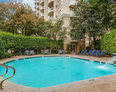 3225 Turtle Creek Boulevard - Photo Thumbnail 15
