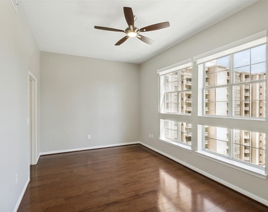 3225 Turtle Creek Boulevard - Photo Thumbnail 5