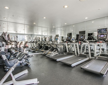 3225 Turtle Creek Boulevard - Photo Thumbnail 16