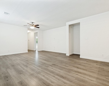 6024 Wildflower Way - Photo Thumbnail 3