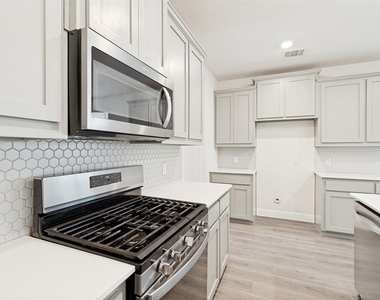 6024 Wildflower Way - Photo Thumbnail 9