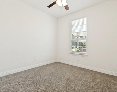 6024 Wildflower Way - Photo Thumbnail 15