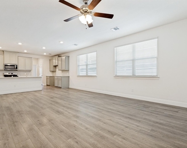 6024 Wildflower Way - Photo Thumbnail 5