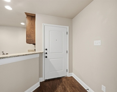 131 Sunburst Court - Photo Thumbnail 4