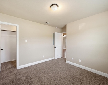 131 Sunburst Court - Photo Thumbnail 18