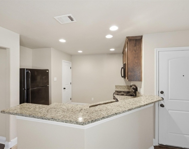 131 Sunburst Court - Photo Thumbnail 9