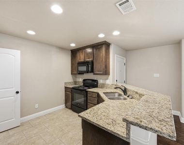 131 Sunburst Court - Photo Thumbnail 5