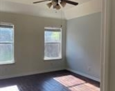 506 Spring Drive - Photo Thumbnail 5