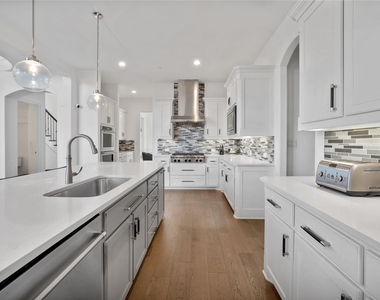 13452 Spokane Way - Photo Thumbnail 9