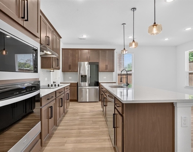 325 Rangars Ridge Place - Photo Thumbnail 8