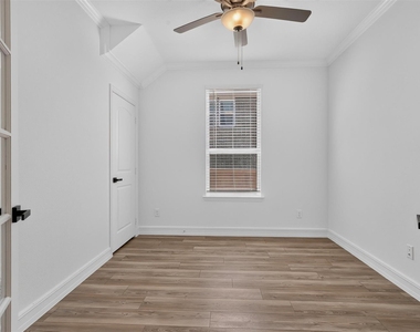 325 Rangars Ridge Place - Photo Thumbnail 12