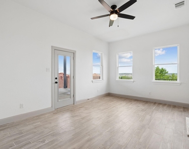 7644 Trailridge Drive - Photo Thumbnail 12