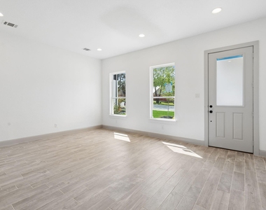 7644 Trailridge Drive - Photo Thumbnail 7