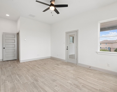7644 Trailridge Drive - Photo Thumbnail 15