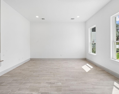 7644 Trailridge Drive - Photo Thumbnail 6