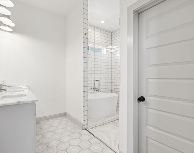 7644 Trailridge Drive - Photo Thumbnail 17