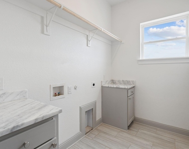 7644 Trailridge Drive - Photo Thumbnail 36