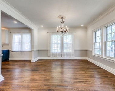 5027 Stoneleigh Avenue - Photo Thumbnail 4