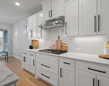 4320 Sandhills Lane - Photo Thumbnail 7
