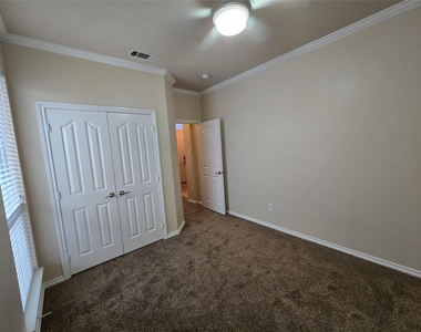624 Caravan Drive - Photo Thumbnail 19