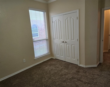 624 Caravan Drive - Photo Thumbnail 18