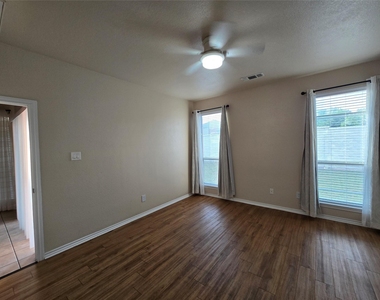 624 Caravan Drive - Photo Thumbnail 10