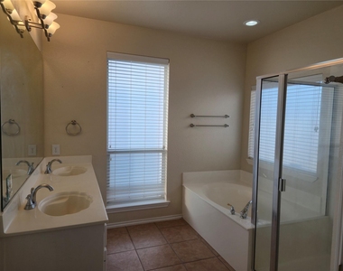 624 Caravan Drive - Photo Thumbnail 12