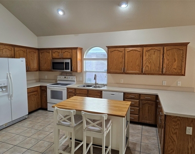 624 Caravan Drive - Photo Thumbnail 7