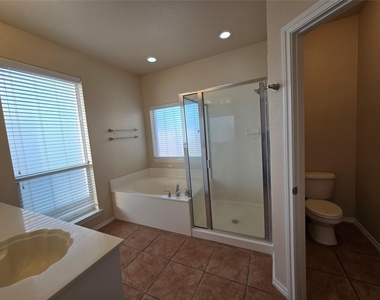624 Caravan Drive - Photo Thumbnail 13