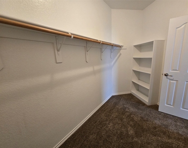 624 Caravan Drive - Photo Thumbnail 15