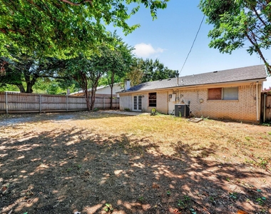 5415 Sandusky Court - Photo Thumbnail 10