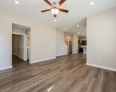 725 Painted Loon Drive - Photo Thumbnail 8