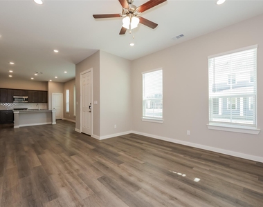725 Painted Loon Drive - Photo Thumbnail 9