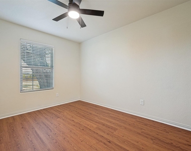 7221 Denton Drive - Photo Thumbnail 5