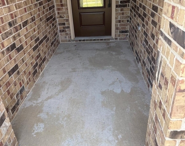 1001 Calhoun Drive - Photo Thumbnail 3