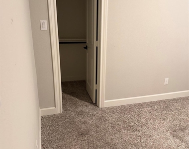 1001 Calhoun Drive - Photo Thumbnail 15
