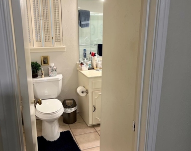 9139 Villa Park Circle - Photo Thumbnail 16