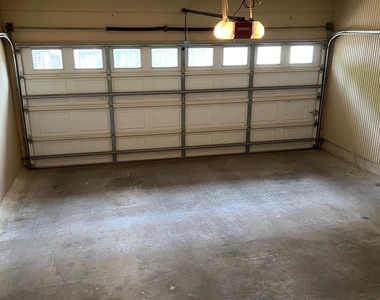 9139 Villa Park Circle - Photo Thumbnail 24