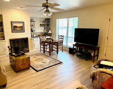 9139 Villa Park Circle - Photo Thumbnail 12