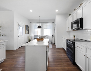 5222 Fallenstone Way - Photo Thumbnail 10