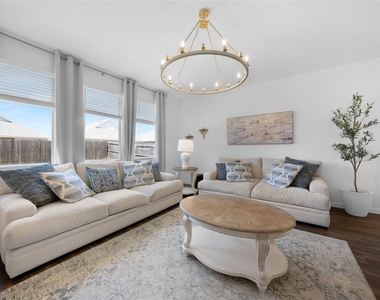 5222 Fallenstone Way - Photo Thumbnail 4