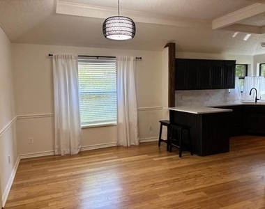 412 Graham Lane - Photo Thumbnail 3